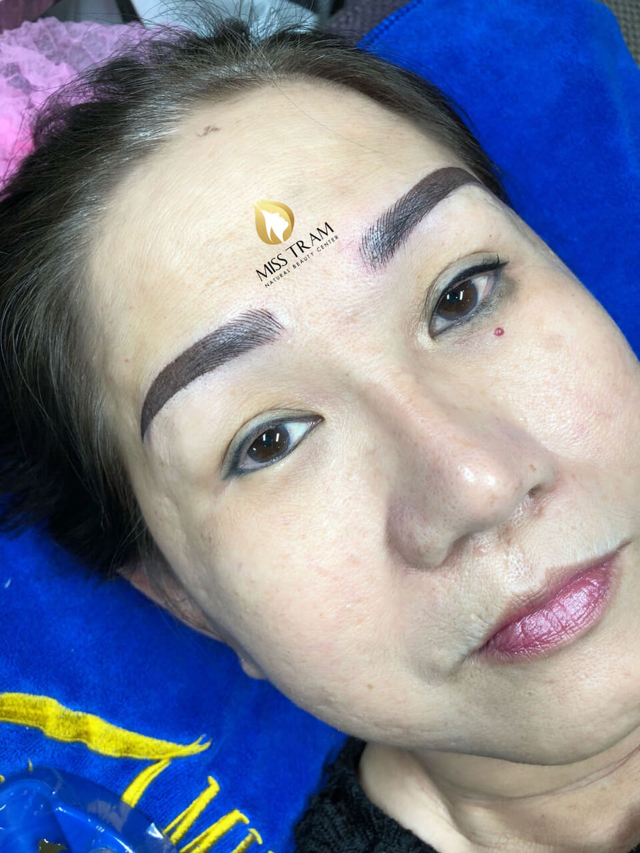 Before And After Eyebrow Sculpting The First Part - Super Fine Powder Spraying For The Eyebrow 9