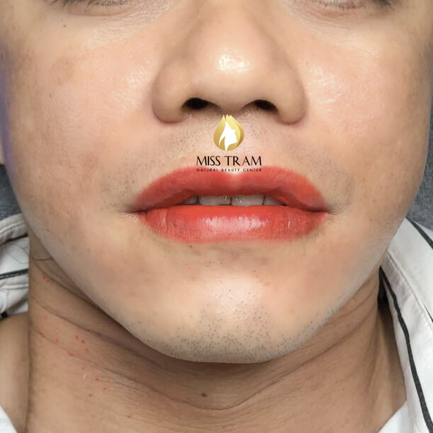 Before And After Spraying Crystal Lips In Nature For Men 6