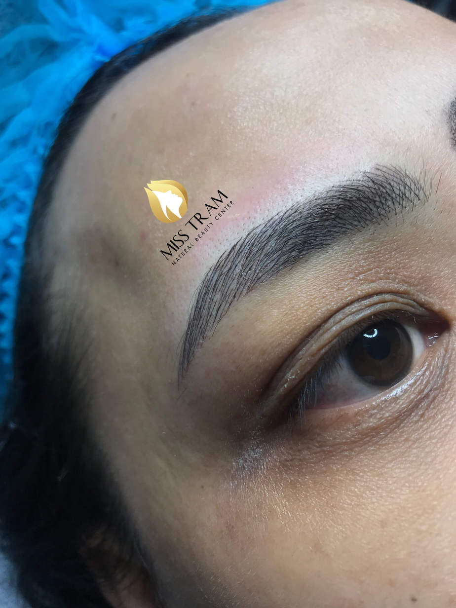 Before And After Using The Female Eyebrow Sculpting Method 11
