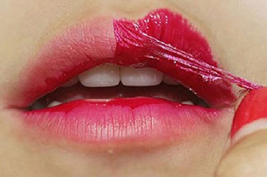 How to take care of lips after spraying