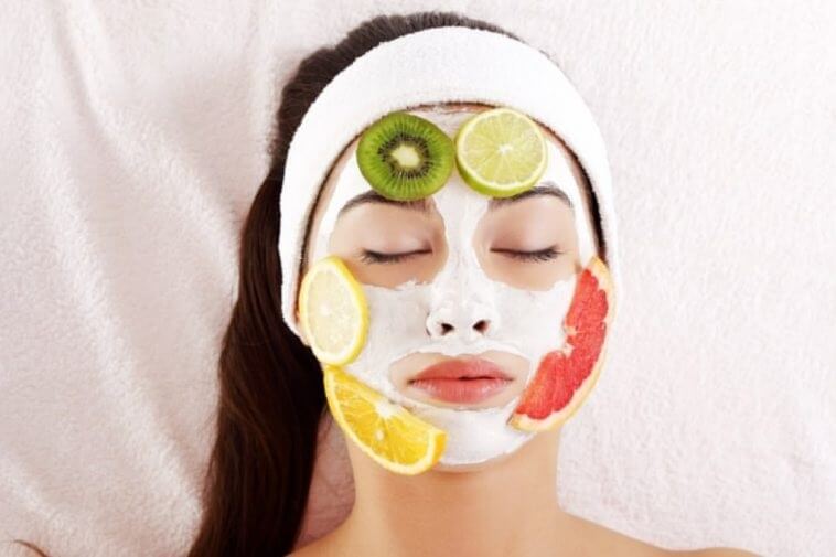 Apply a fruit mask properly