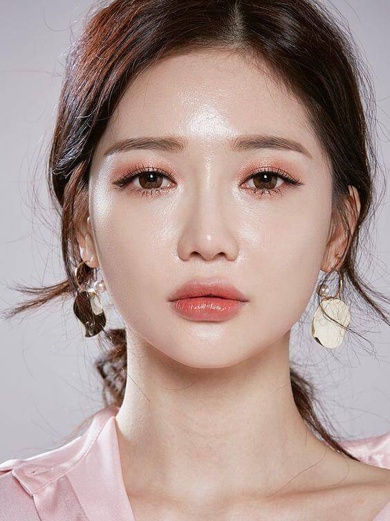 New Makeup Trends From Korea & Japan Hot 2023