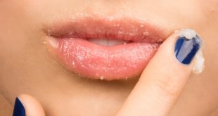 How to Handle Dry Lips After Spraying For Customers 1