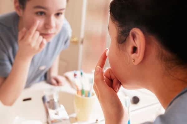 Steps to treat acne hidden under the skin