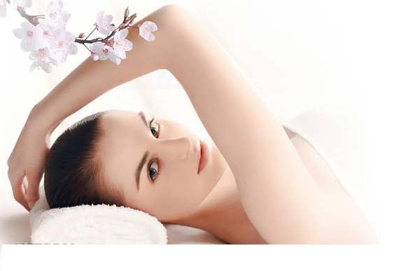 Professional Spa Arm Hair Removal Process 7